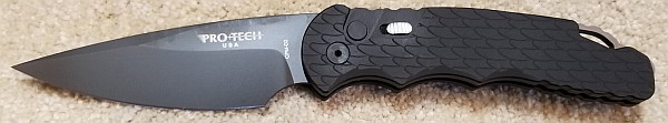 ProTech TR-4.3 D2 with textured handle